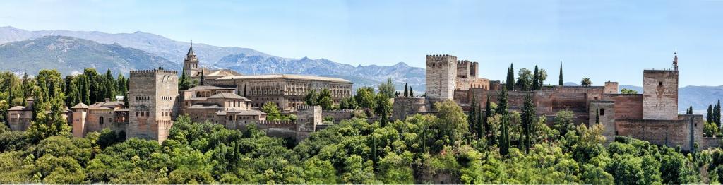 Alhambra – warowny zespół pałacowy w Grenadzie w andaluzyjskim regionie Hiszpanii